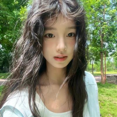 中央舞台：踮起脚尖